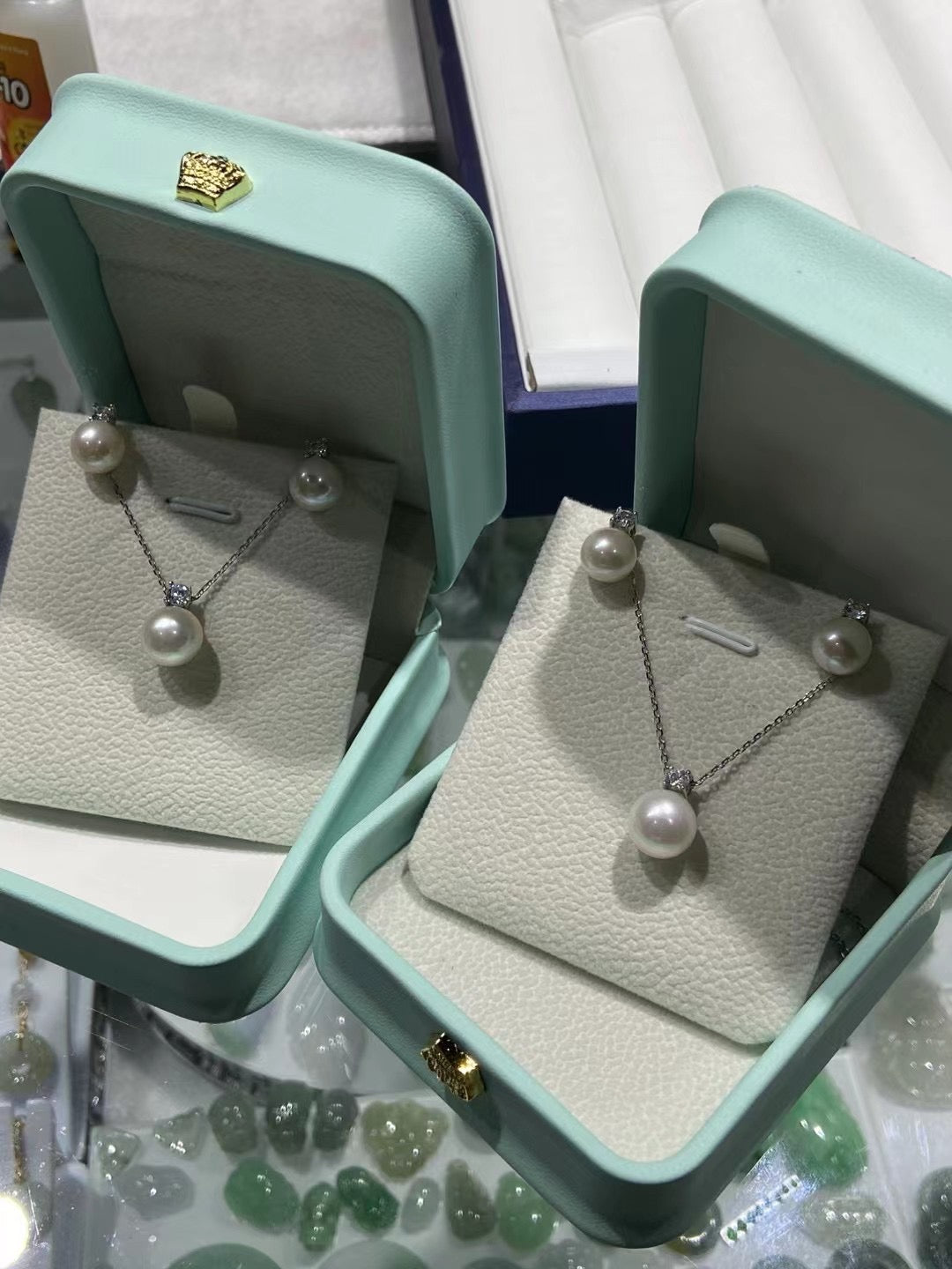 Princes Diane design freshwater pearl earrings and pendant