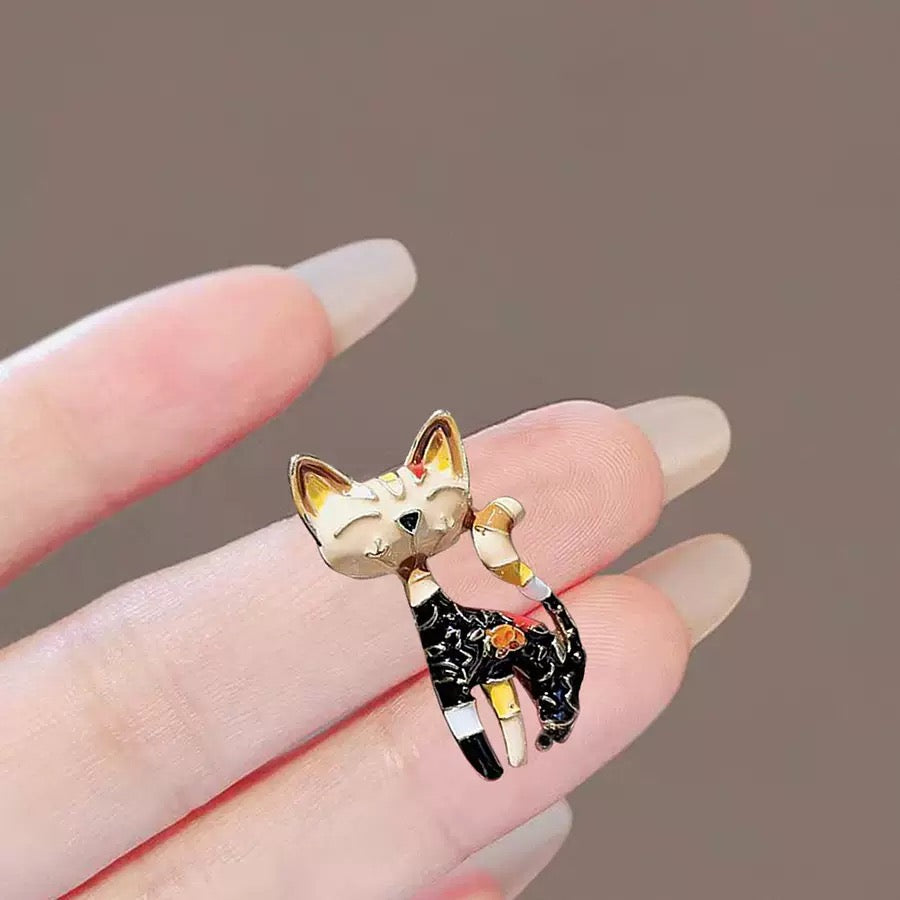 Adorable Enamel Cat Brooch Pin – Purrfect Accessory for Cat Lovers!