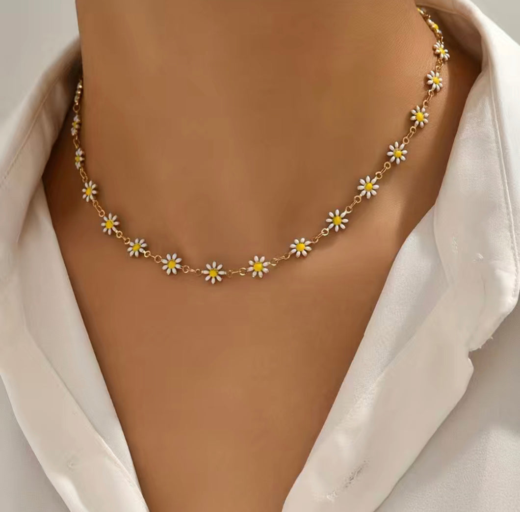 Oil dripping Daisy Flower Necklace