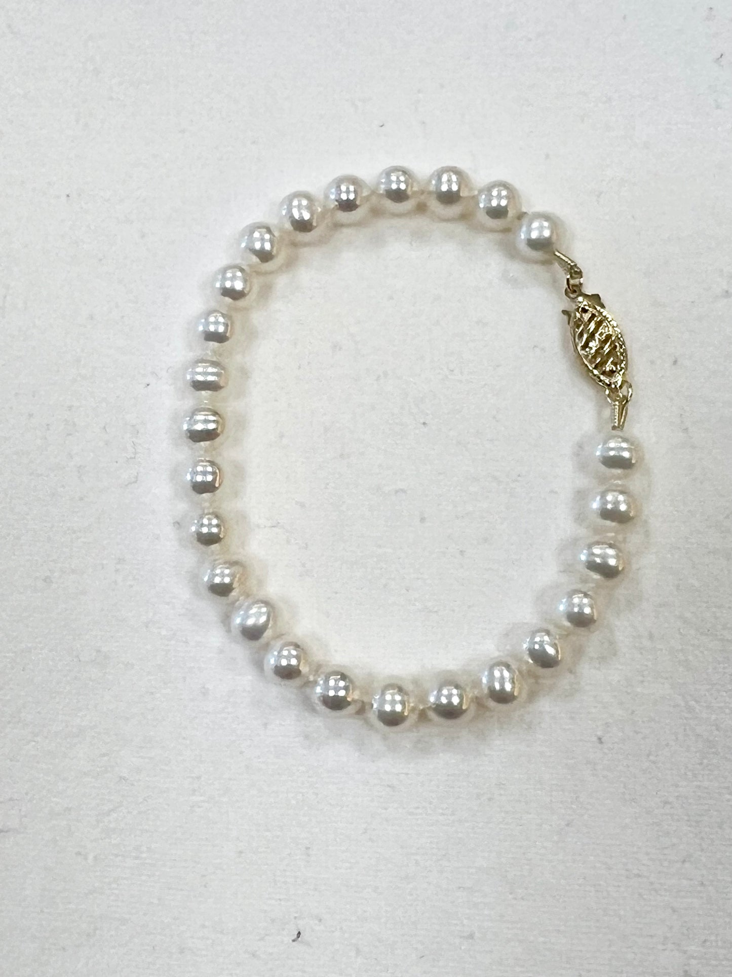 Freshwater Pearl Bracelet with 14k yellow gold clasp