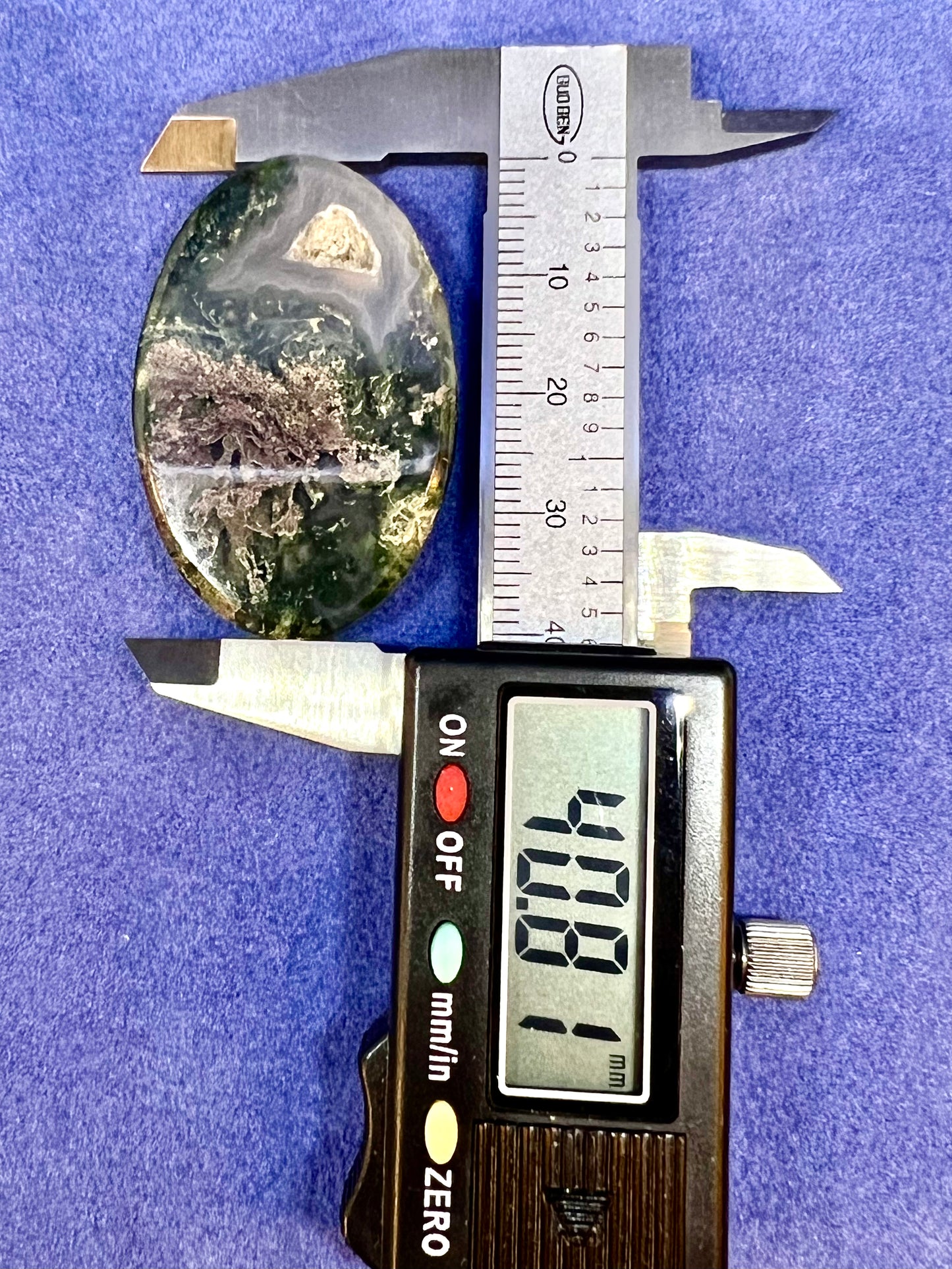 Natural moss agate