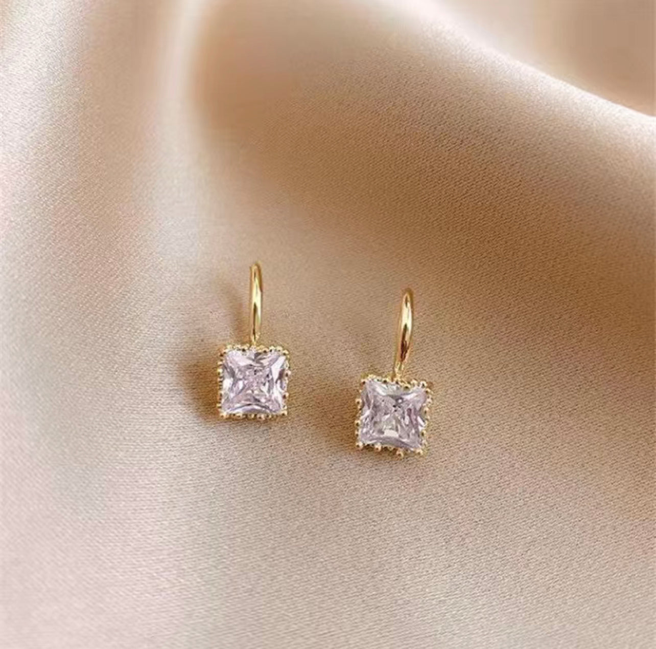 Cubic Zirconia drop earring