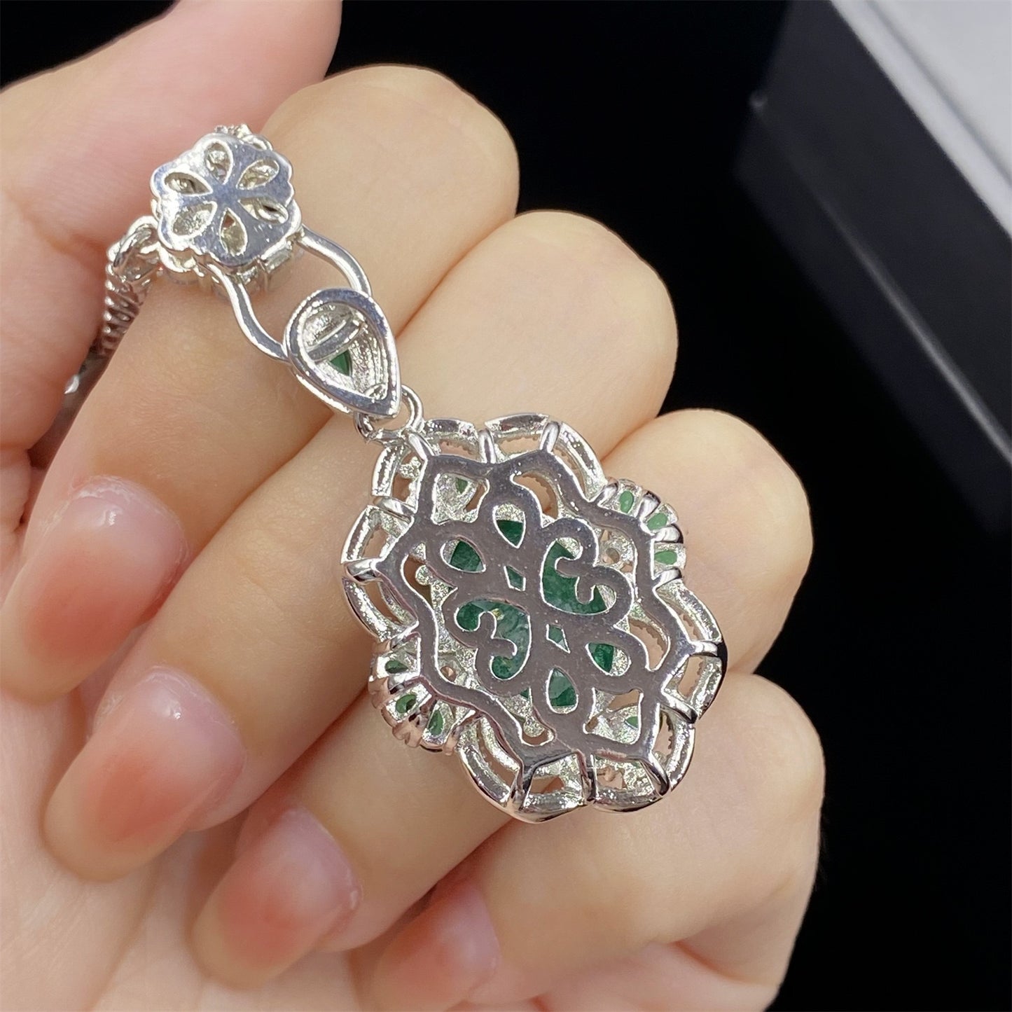 Imitation Emerald pendant in