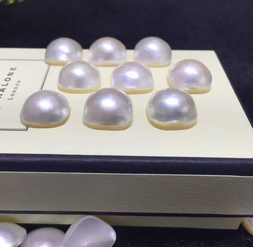 Cushion Mabe pearl
