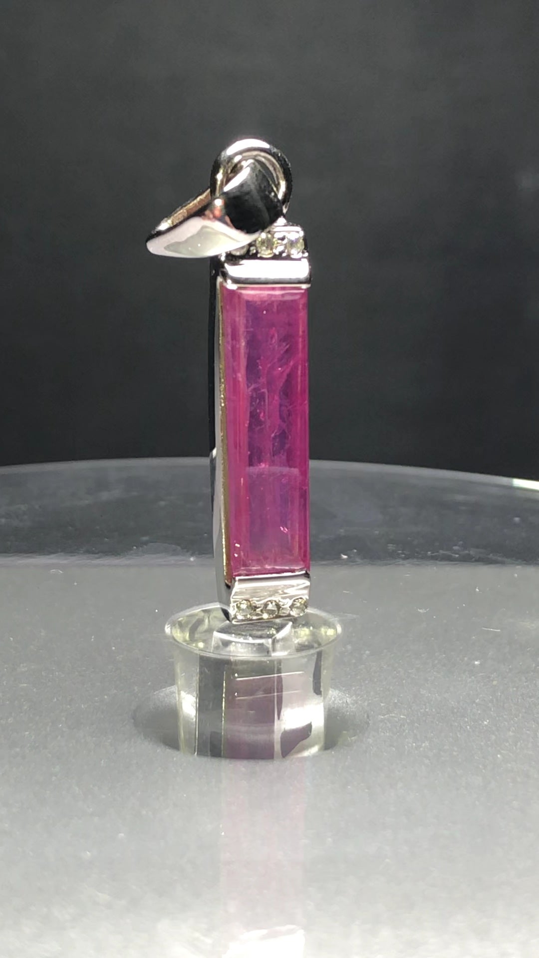 1 Corundum 4.4ct set in Sterling 925 Silver Pendant