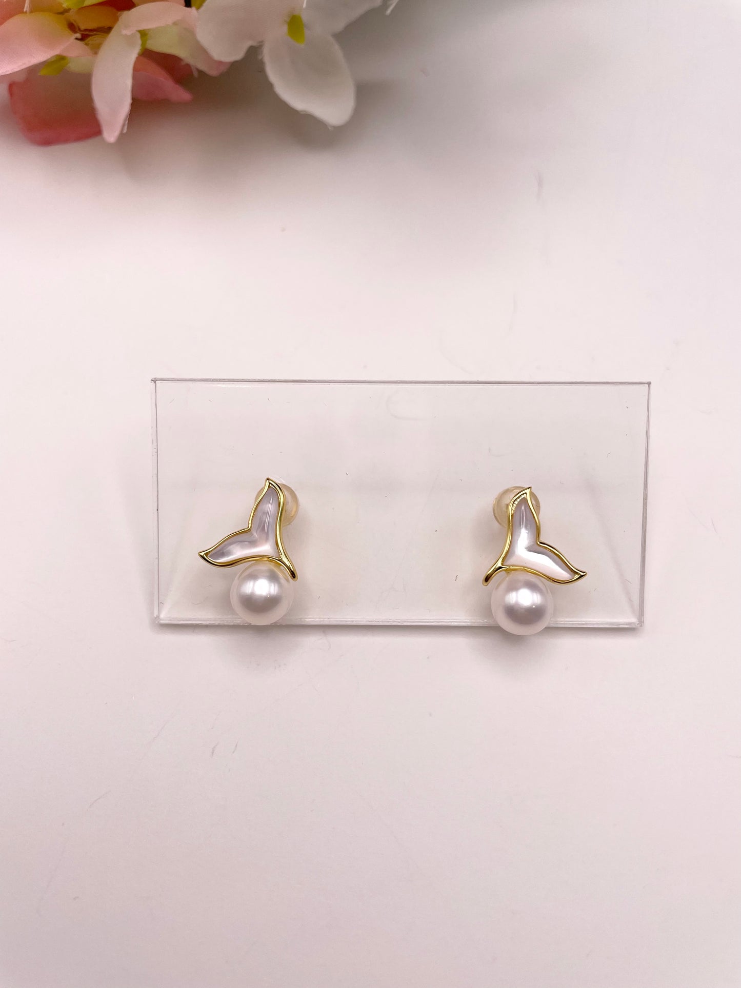 7.5mm Pearl “Tail Fin” Stud Earrings