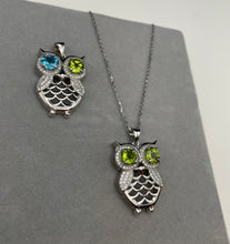 Load image into Gallery viewer, Peridot/Topaz Owl Pendant Necklace
