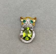Load image into Gallery viewer, Peridot Cuddle cat Pendant Necklace
