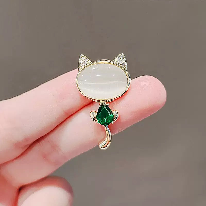 Cute cat pin with wiggle tail
