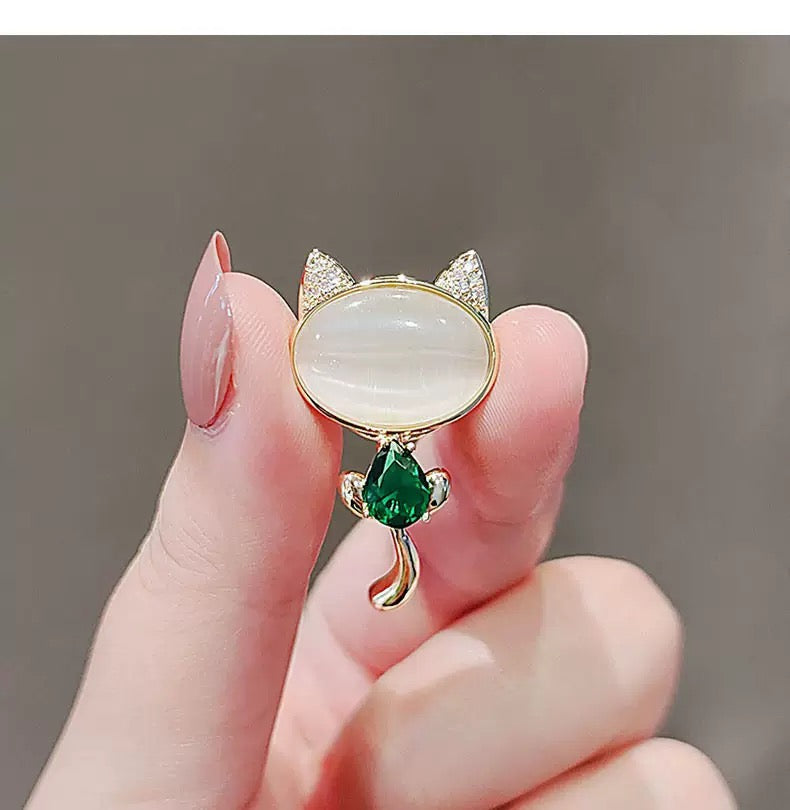 Cute cat pin with wiggle tail