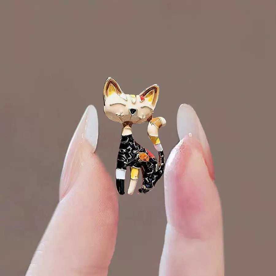 Adorable Enamel Cat Brooch Pin – Purrfect Accessory for Cat Lovers!
