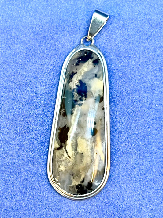 Natural plume agate pendant