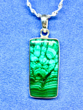 Load image into Gallery viewer, Natural Malachi pendant in sterling silver

