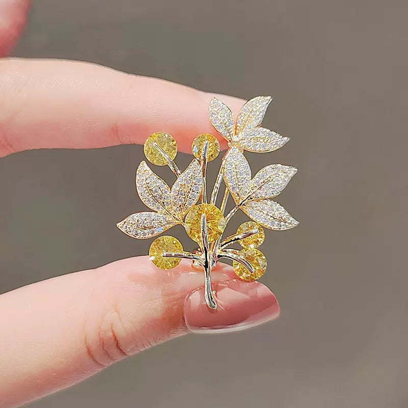 Lucky tree leave pin