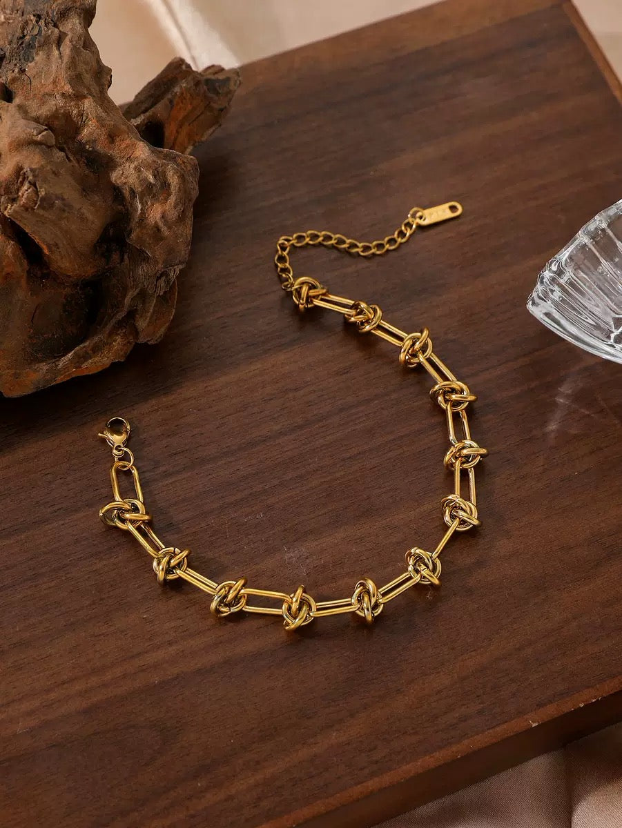Knot link bracelet
