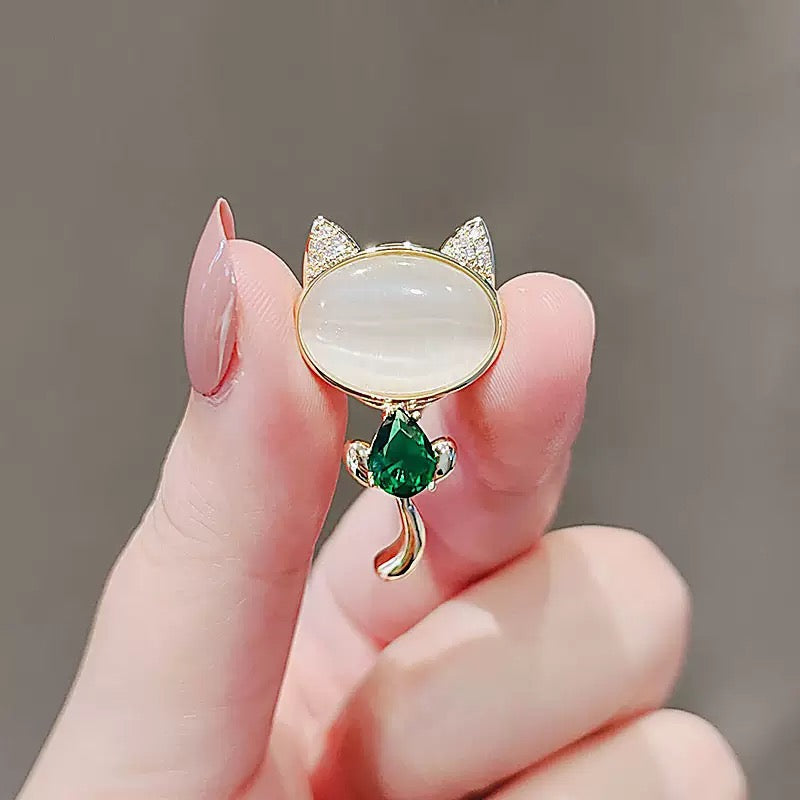 Cute cat pin with wiggle tail