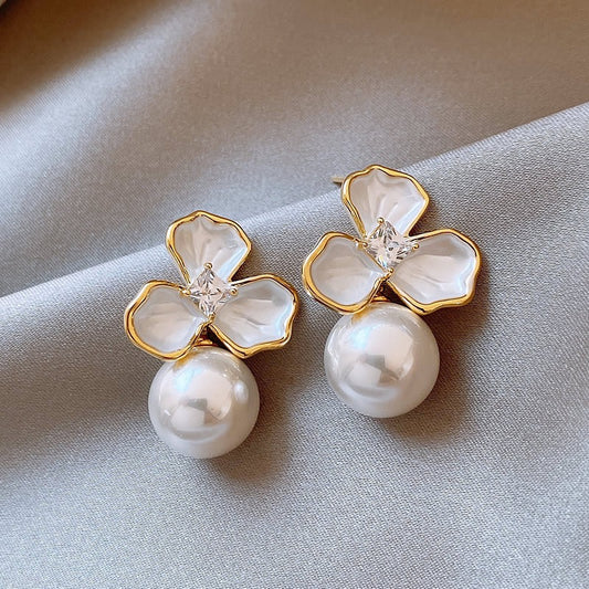 Leaf petal flower drop pearl earrings