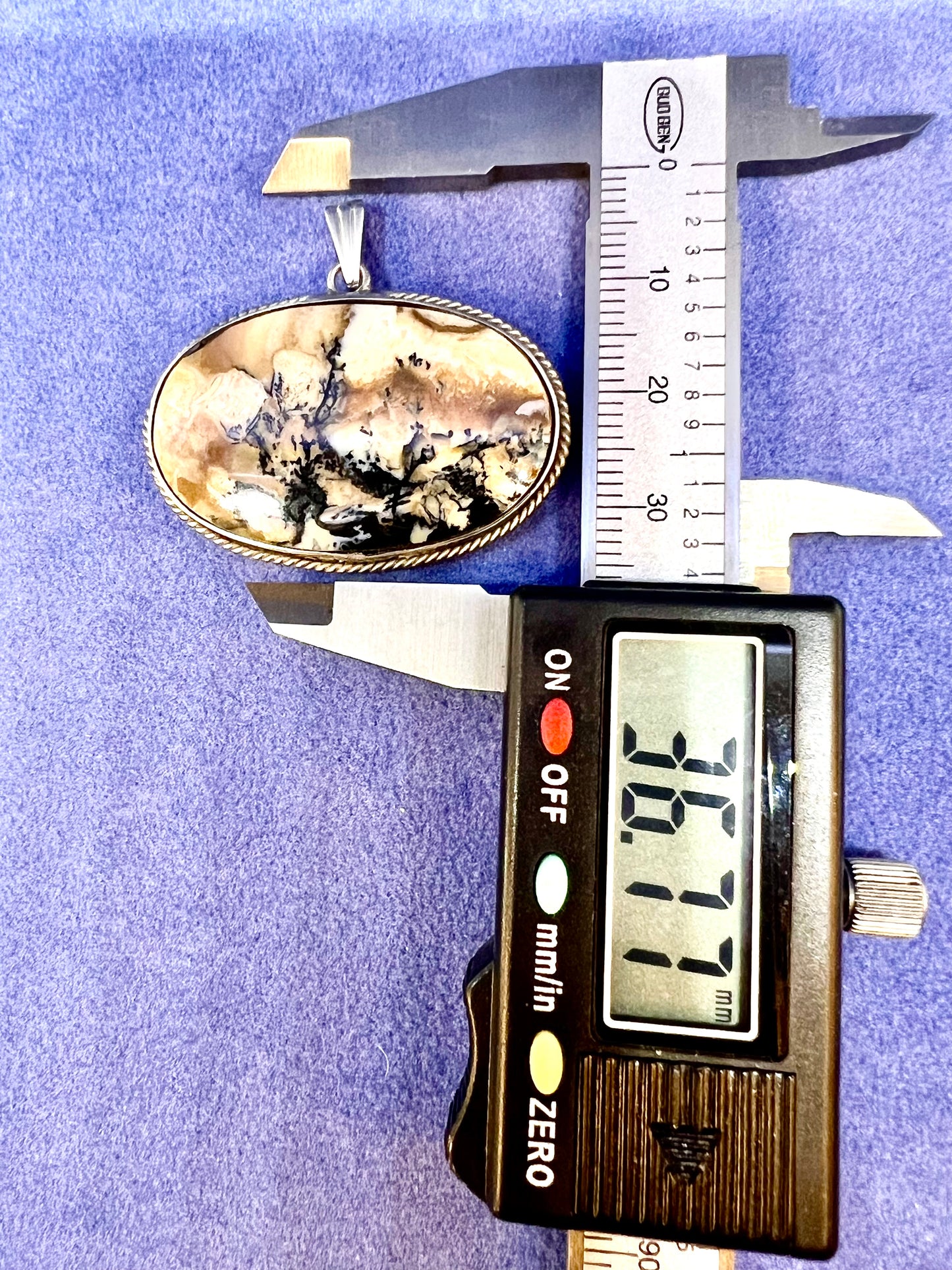 Natural dendrite agate pendant