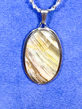 Load image into Gallery viewer, Natural lacy agate pendant

