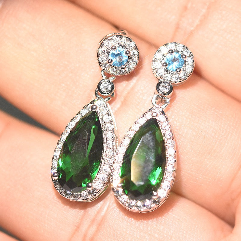 Elegant dangle drop earring in cubic zirconia