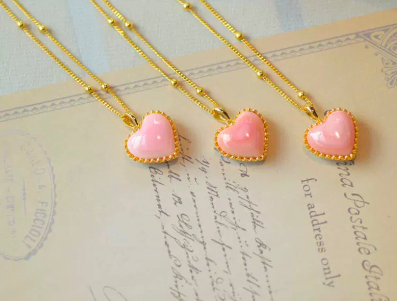 Natural Queen Shell Rouge Snail Powder Pink heart pendant and necklace