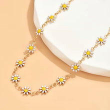 Load image into Gallery viewer, Oil dripping Daisy Flower Necklace
