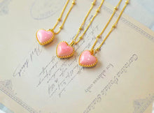 Load image into Gallery viewer, Natural Queen Shell Rouge Snail Powder Pink heart pendant and necklace
