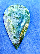 Load image into Gallery viewer, Natural green moss agate
