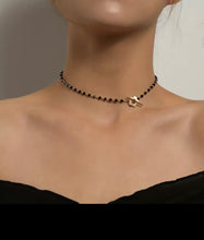 Load image into Gallery viewer, Black crystal glass bead chain
