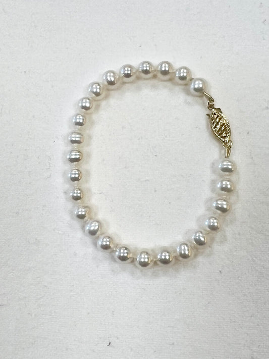 Freshwater Pearl Bracelet with 14k yellow gold clasp