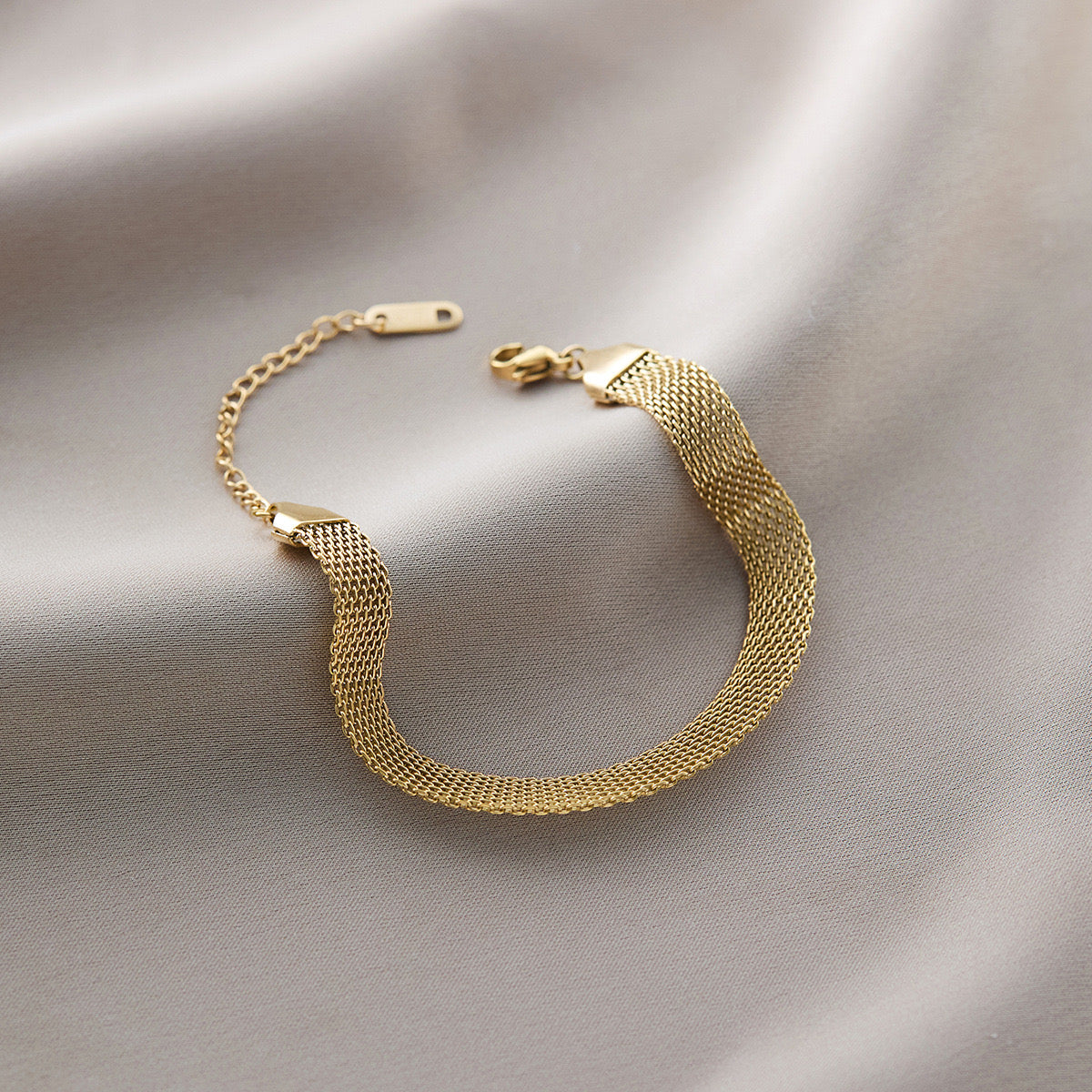 Gold plated mesh design bracelet