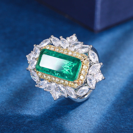 Emerald similant cubic zirconia ring