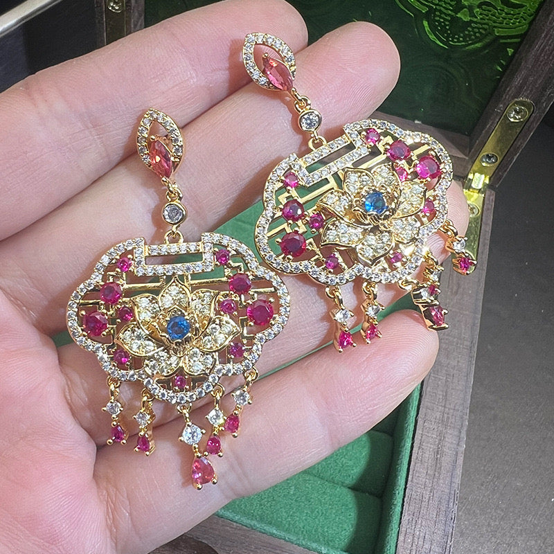 Ancient peace lock earrings