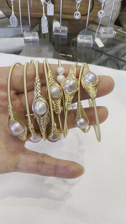 Natural freshwater pearl hand wire wrap flexible adjustable bangle