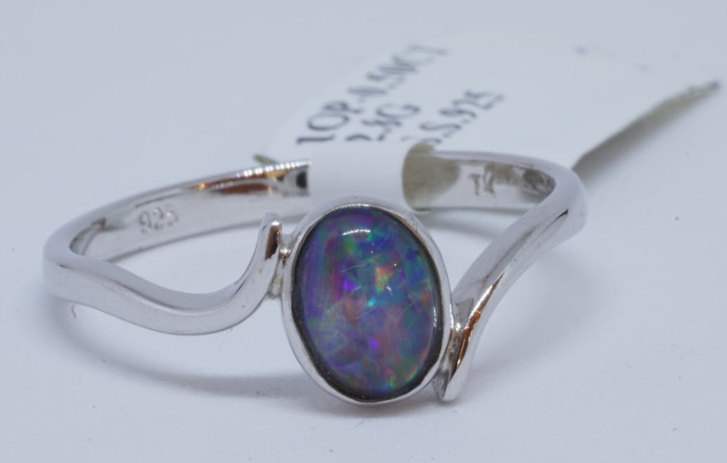 Opal 0.5Ct Oval Shape Ring
