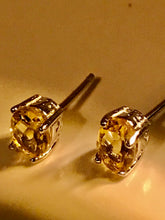 Load image into Gallery viewer, Natural Citron stud earrings
