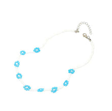 Load image into Gallery viewer, Seed beads daisy necklace
