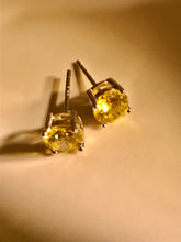 Load image into Gallery viewer, Citron Stud SS925 Earrings
